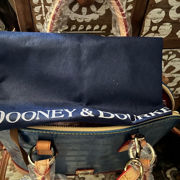 Dooney & Burke Marine Blue Zip satchel W matching card & keychain -NWT - Picture 6 of 11